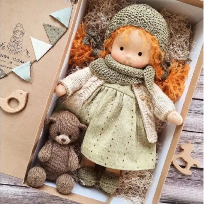 Skanto | Kanskukt dukke i Waldorf-stil med Kawaii-detaljer og tekstilpakking