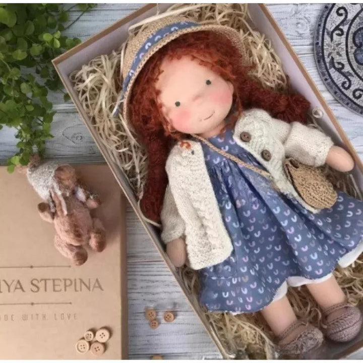 Skanto | Kanskukt dukke i Waldorf-stil med Kawaii-detaljer og tekstilpakking