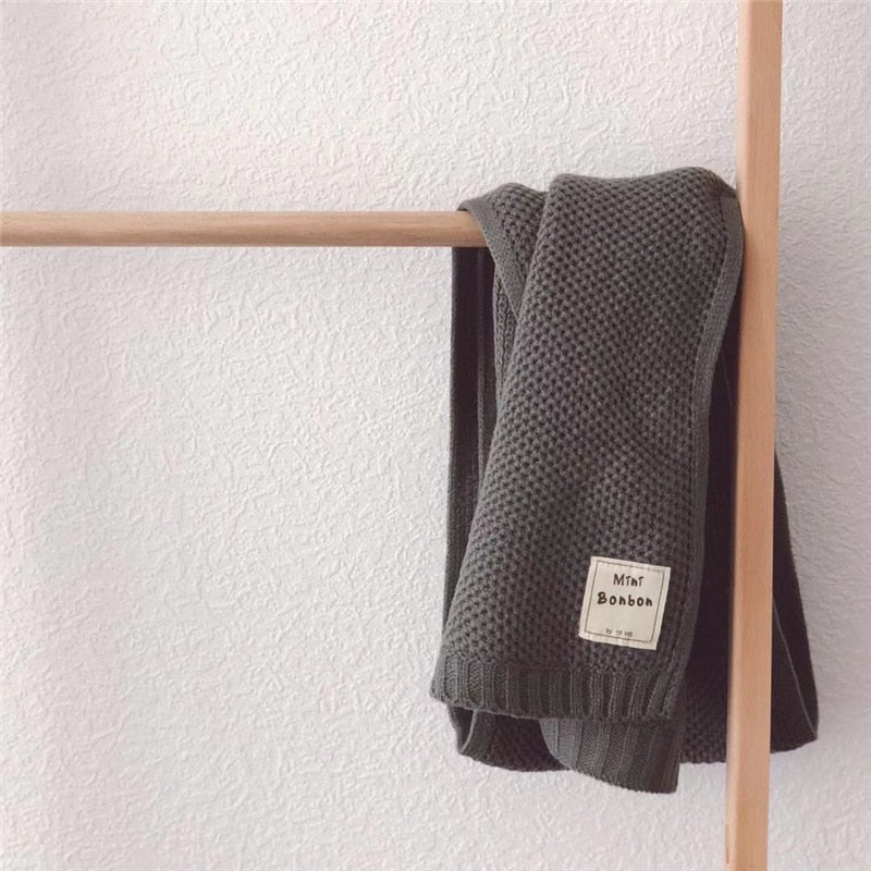 Skanto | Barne Strikket Skjerf – Mykt og Varmende Skjerf i Tidløst Design