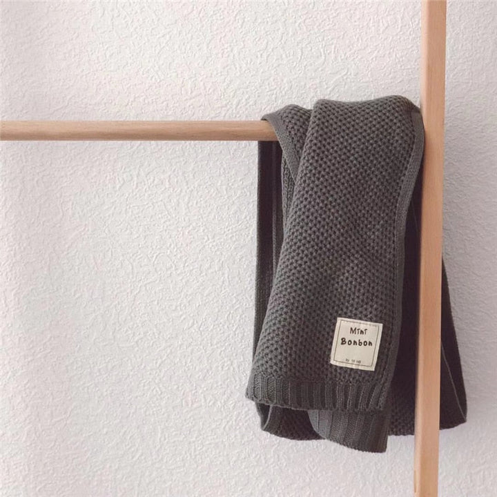 Skanto | Barne Strikket Skjerf – Mykt og Varmende Skjerf i Tidløst Design