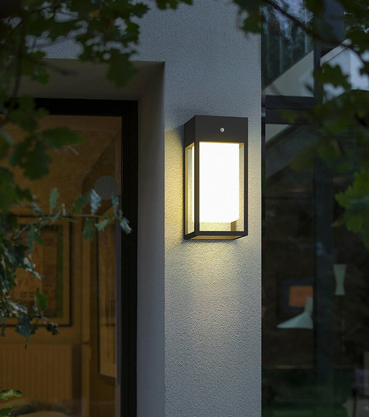 Skanto | SolarAura – Smart solcellevegglampe for hagen