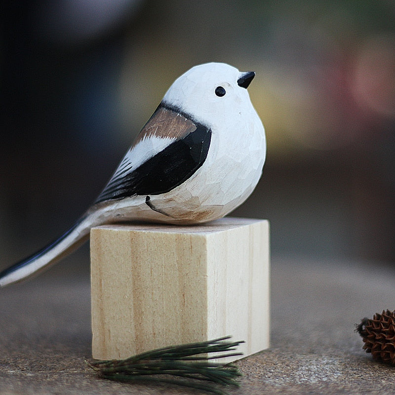 Skanto | NordicFeathers - Elegante Treskulpturer av Fugler