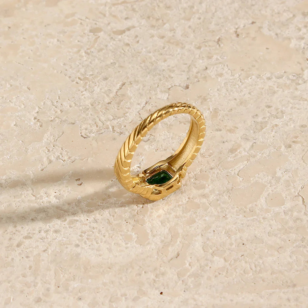 Skanto | Krysstrimmlet Baguette Diamantring