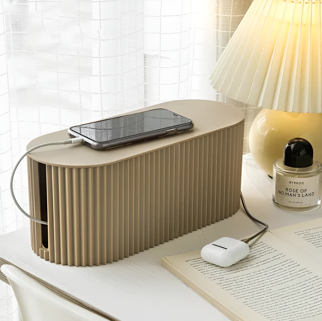 Skanto | Elegant Kabel Organizer Boks – Minimalistisk Kabeloppbevaring i Myke Makaronfarger