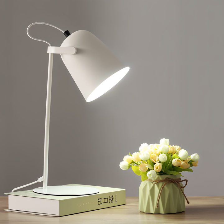Skanto | Macaron – Justerbar nordisk bordlampe for et stilfullt kontor
