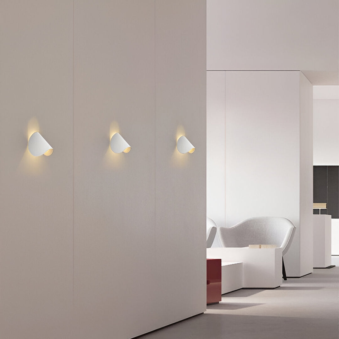Skanto | Twist Vegglampe - Rotérbar Metall Vegglampe - Kurve Veggsconce
