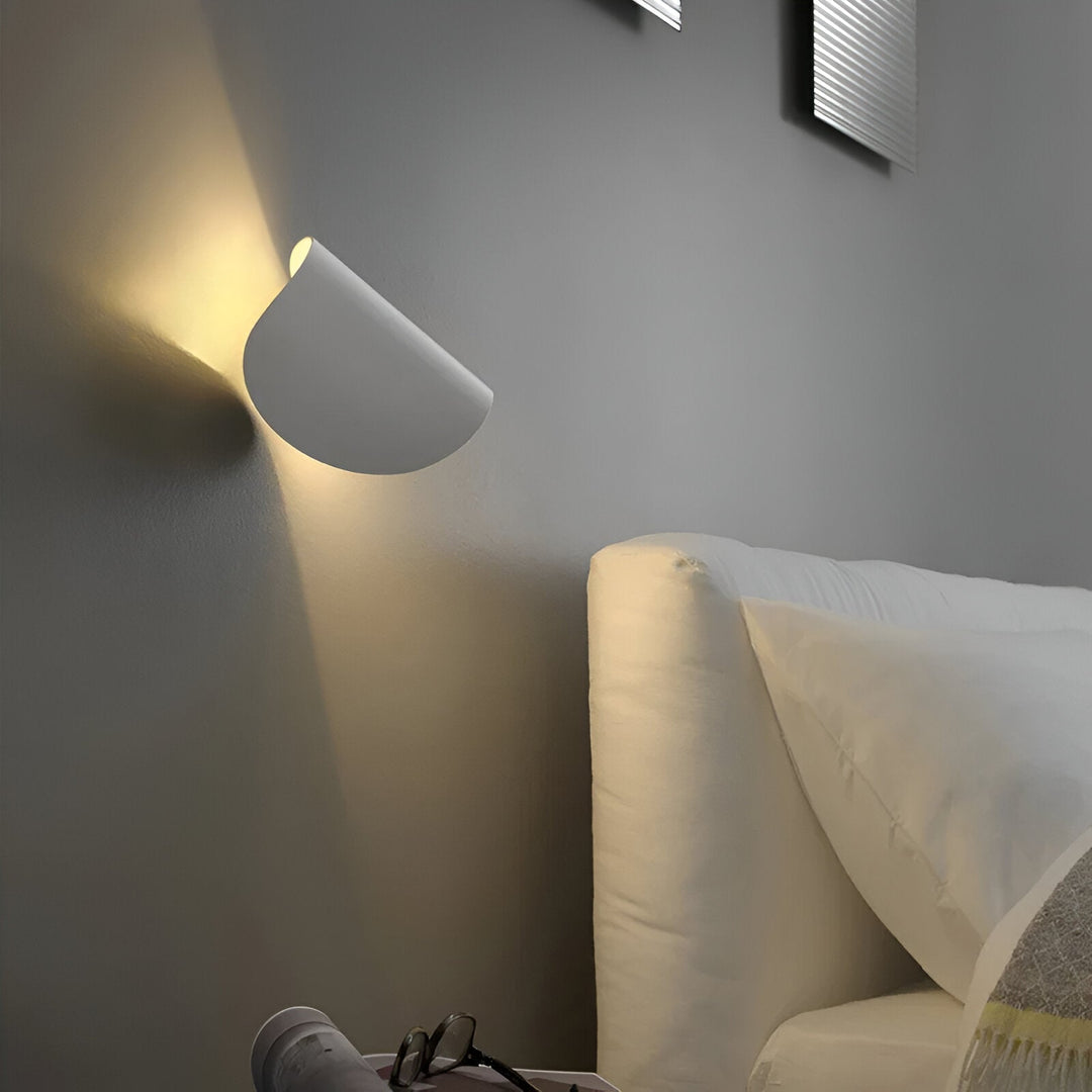 Skanto | Twist Vegglampe - Rotérbar Metall Vegglampe - Kurve Veggsconce