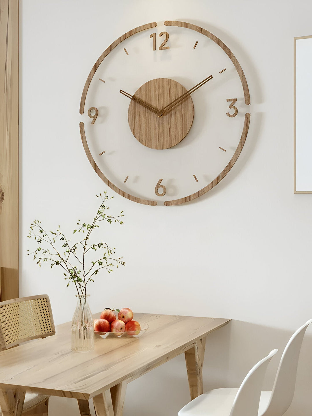Transparente Wanduhr av ClearWood – gir Quarzwerk med Holzdetaljer
