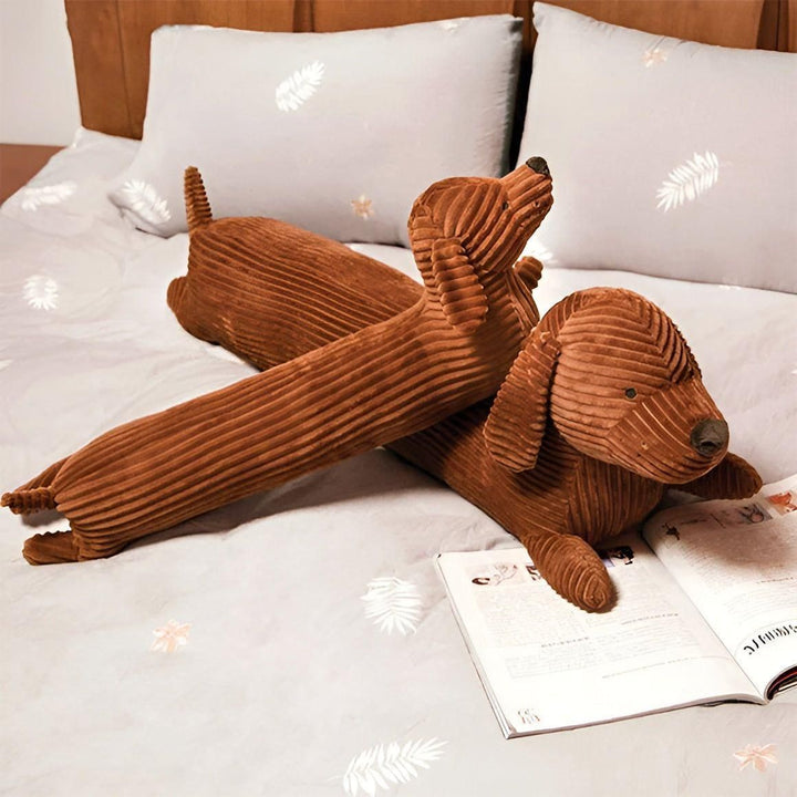 SnuggleHound Pillow – Ergonomisk Dachshund Plysjpute