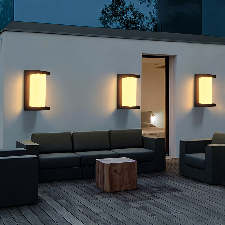 Vanntett utendørs LED-vegglampe med bevegelsessensor | Skanto