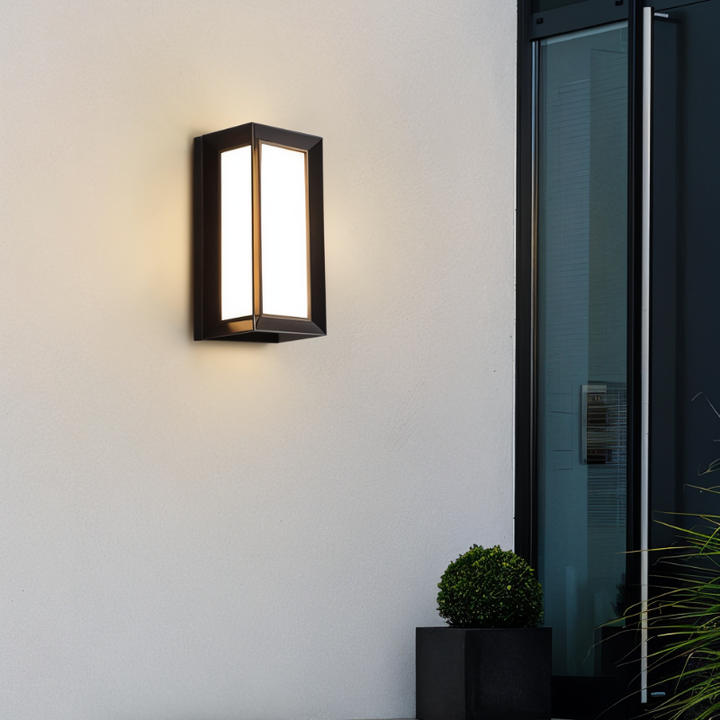 Vanntett utendørs LED-vegglampe med bevegelsessensor | Skanto