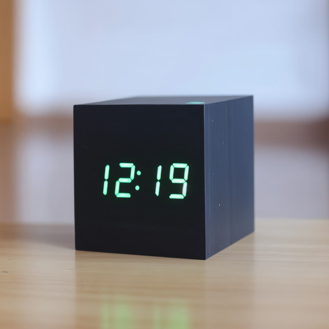 Skanto | Digital LED Klokke - Kubeklokke - Treklokke