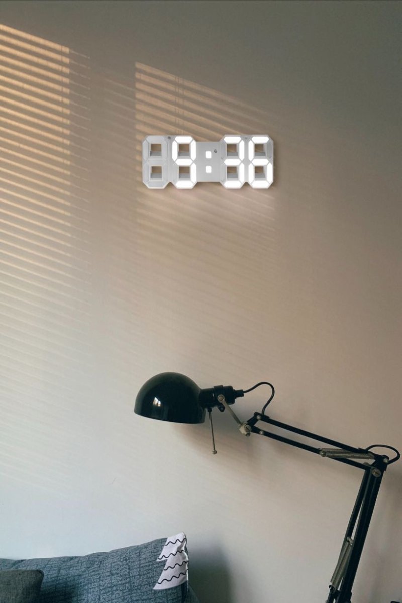 Skanto | LumiSync 3D LED Veggklokke – Moderne Digital Klokke med Dimmer Belysning
