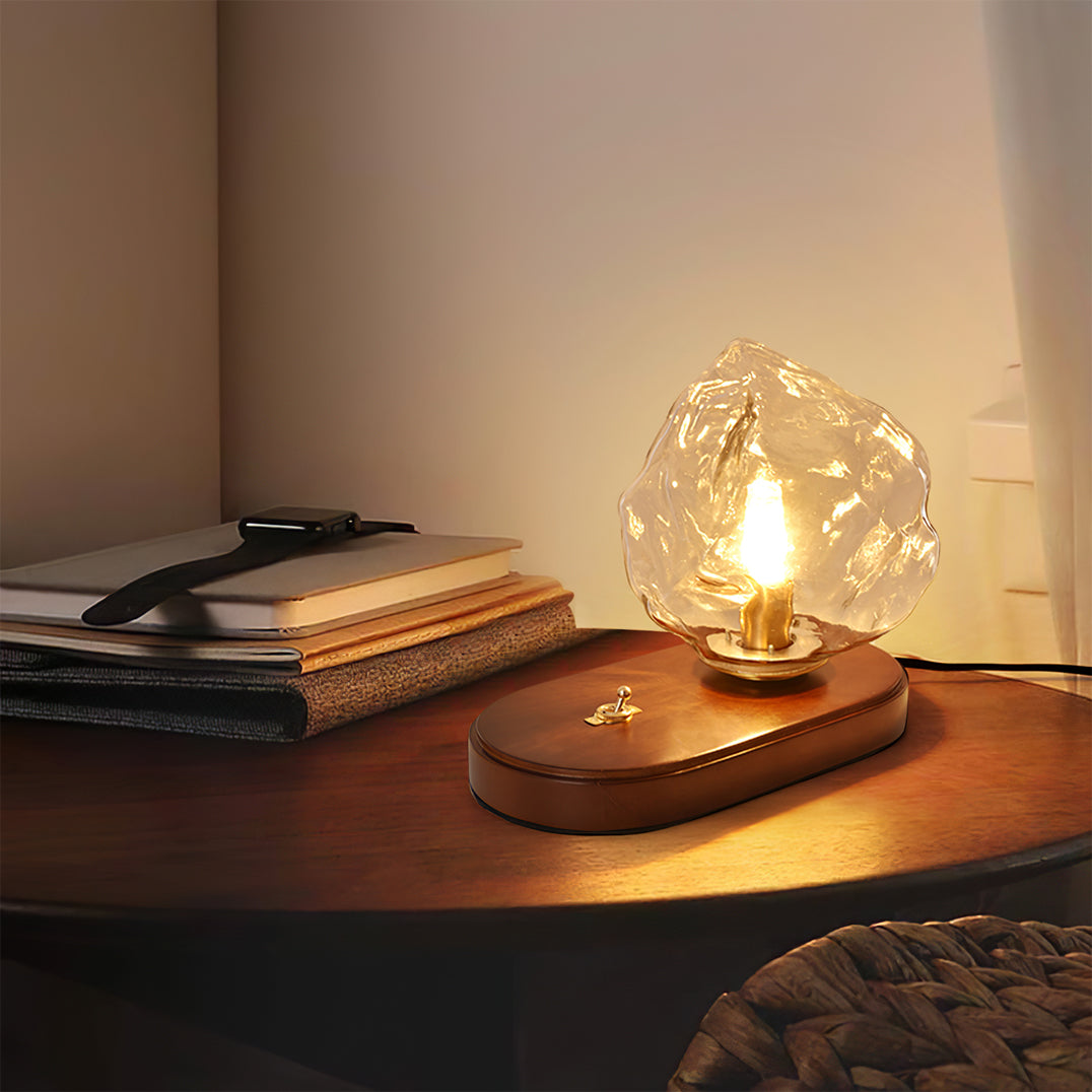 Skanto | RusticLume – Amber Glass og Tre Bordlampe