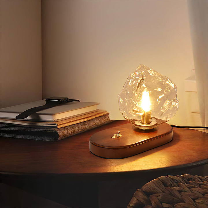 Skanto | RusticLume – Amber Glass og Tre Bordlampe