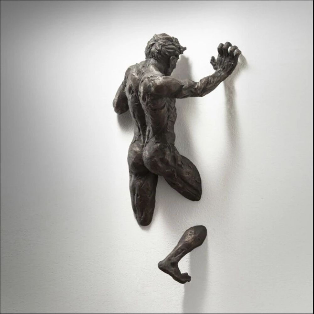 Skanto | Imitasjon Kobber Harpiks Ornament Abstrakt Figur Veggkunst Klatrer 3D Gjennom Vegg Statue Skulptur