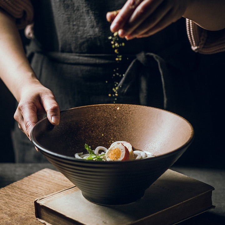 Utsøkt japansk keramisk bollesett for ramen, suppe og ris | Skanto