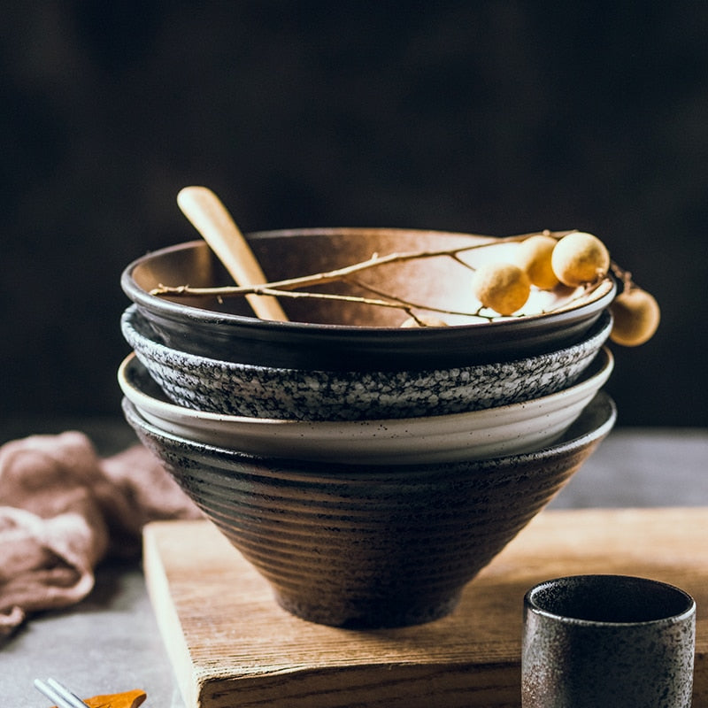 Utsøkt japansk keramisk bollesett for ramen, suppe og ris | Skanto
