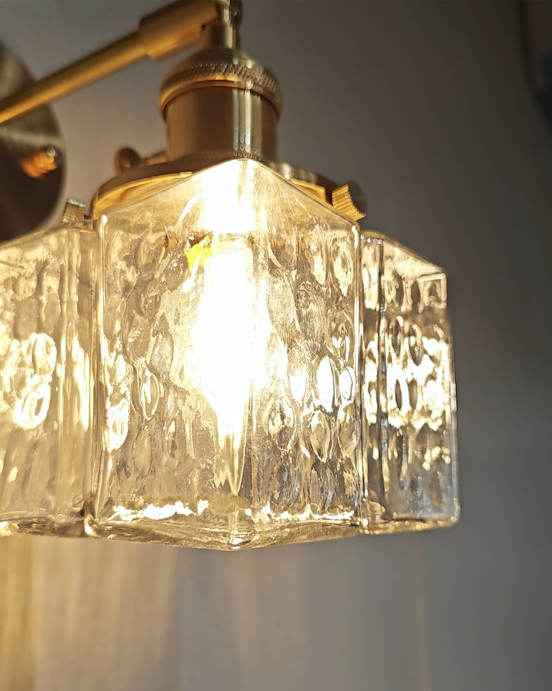 Skanto | RegalGlow – Royal-Inspirert Vegglampe for Raffinerte Rom