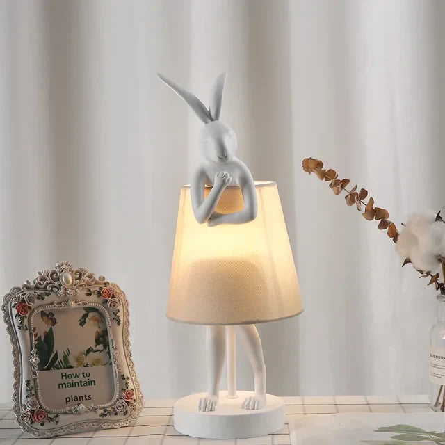 Rabbit Bordlampe – Dimmbar LED Nattlys i Moderne Design for Barnerom & Stue | Skanto
