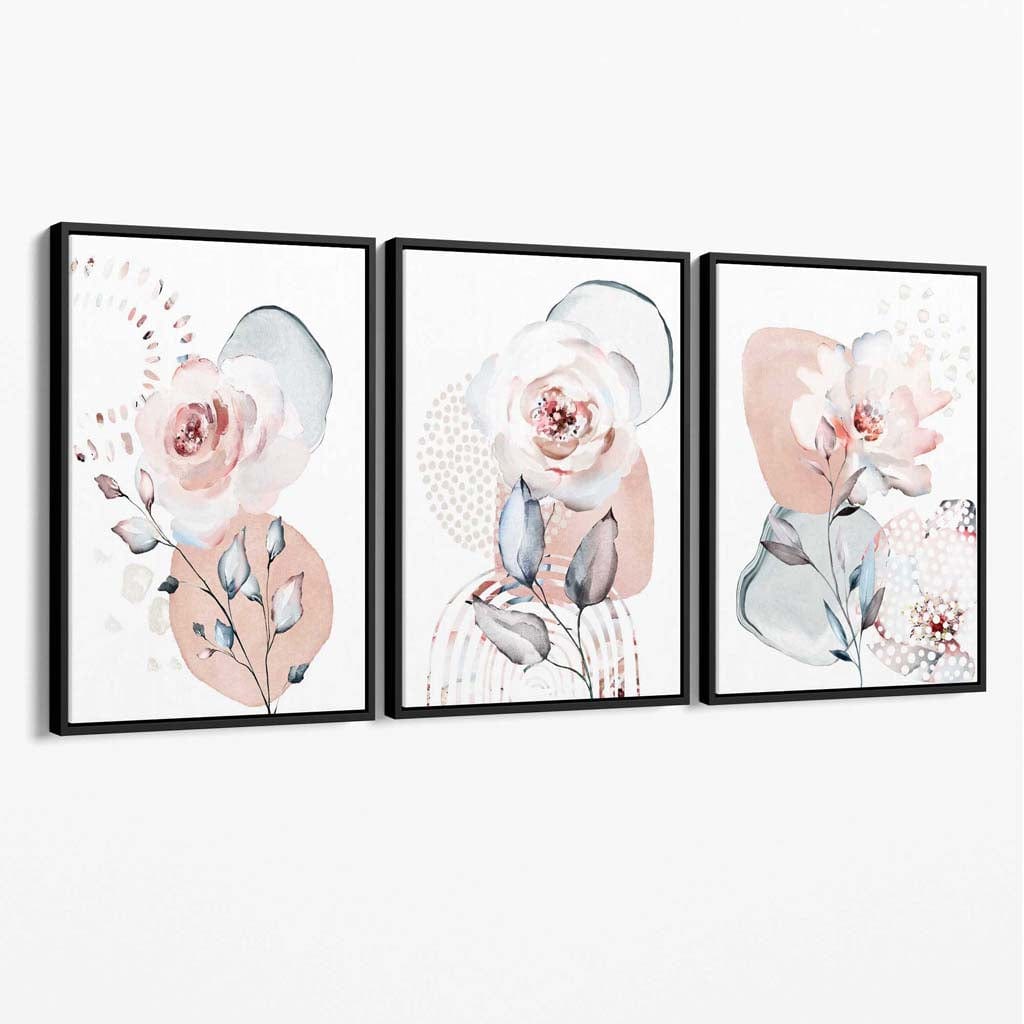 Sett med 3 blomsterdekorerte lerretsbilder i rosa og grått