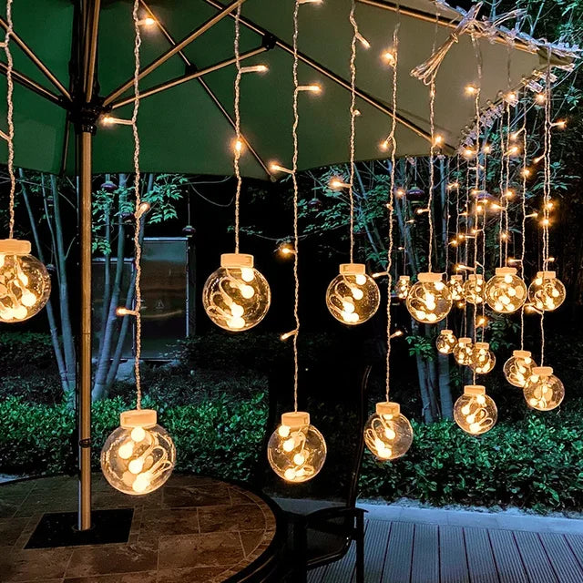 Skanto | LED-Globus-Lichterkette | Warmweiße dekorative Beleuchtung | Innen- und Außenbereich