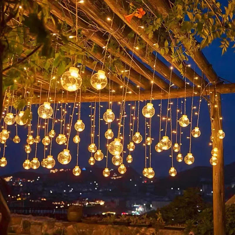 Skanto | LED-Globus-Lichterkette | Warmweiße dekorative Beleuchtung | Innen- und Außenbereich