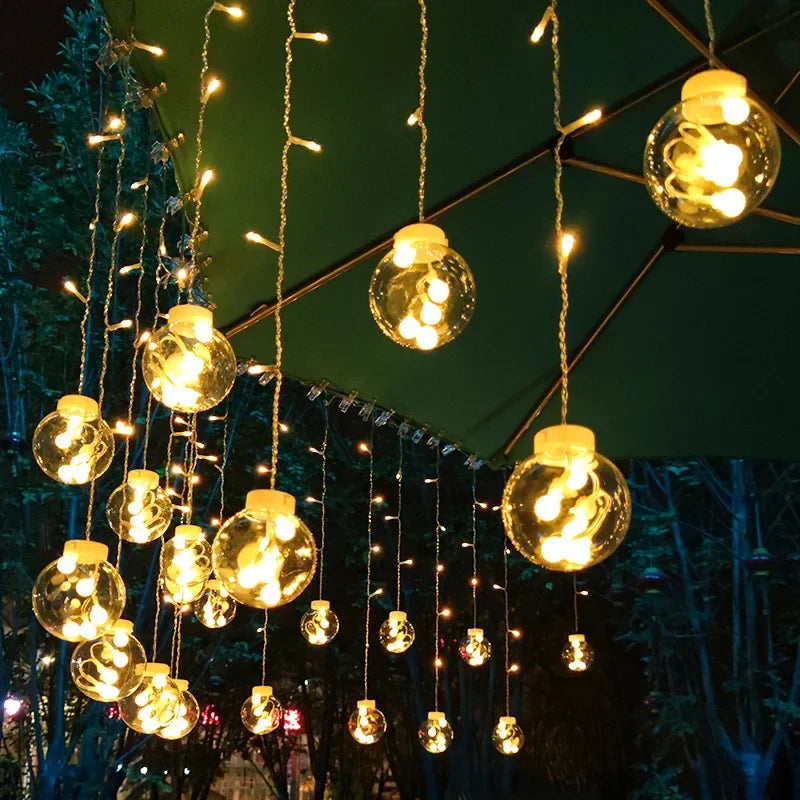 Skanto | LED-Globus-Lichterkette | Warmweiße dekorative Beleuchtung | Innen- und Außenbereich