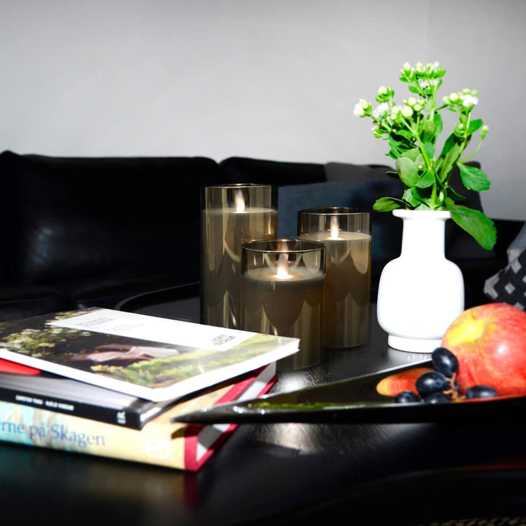 LED lysestake i glass med bevegelig flamme og fjernkontroll - Gull - 3 stk | Skanto