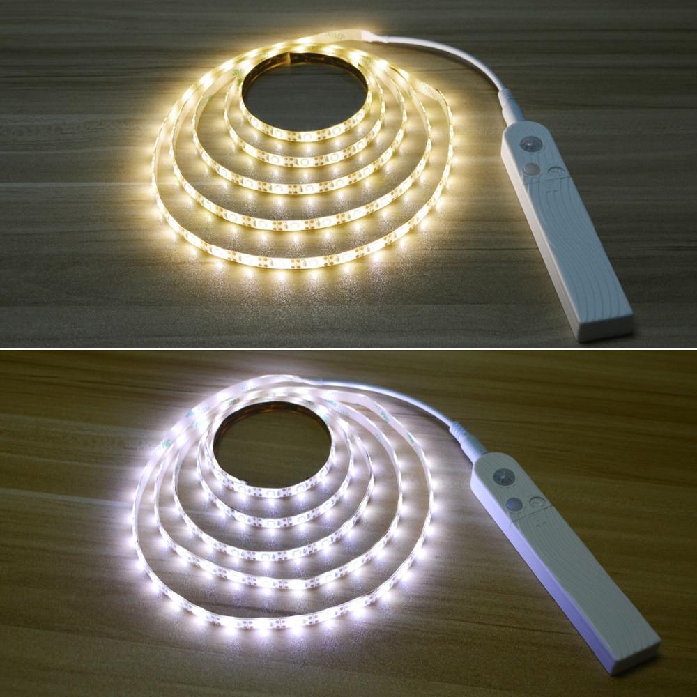 Skanto | LED Under Cabinet lys LED Stripe led Lampe med Trådløs PIR Bevegelsessensor USB Port lys Klesskap Trapper Garderobe Seng Side Lys