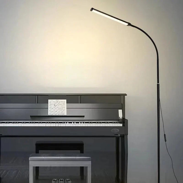 Skanto | ModernBeam - Elegant Stående Lampe