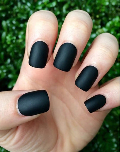 Midnattsmatte svart neglelakk | Skanto