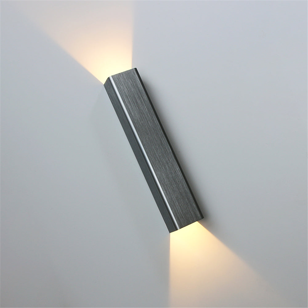 Skanto | BeamLuxe – Slank Ute Lamp for Moderne Rom
