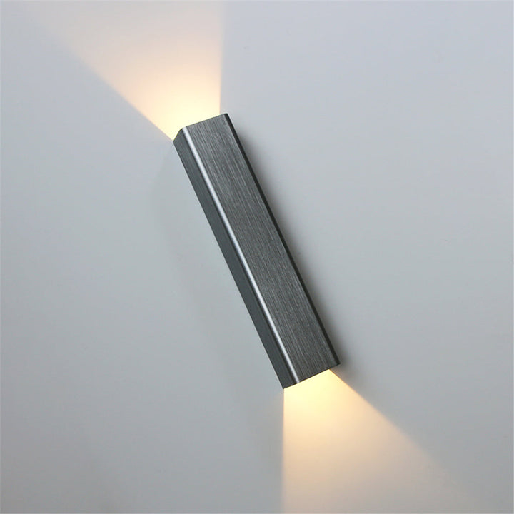Skanto | BeamLuxe – Slank Ute Lamp for Moderne Rom