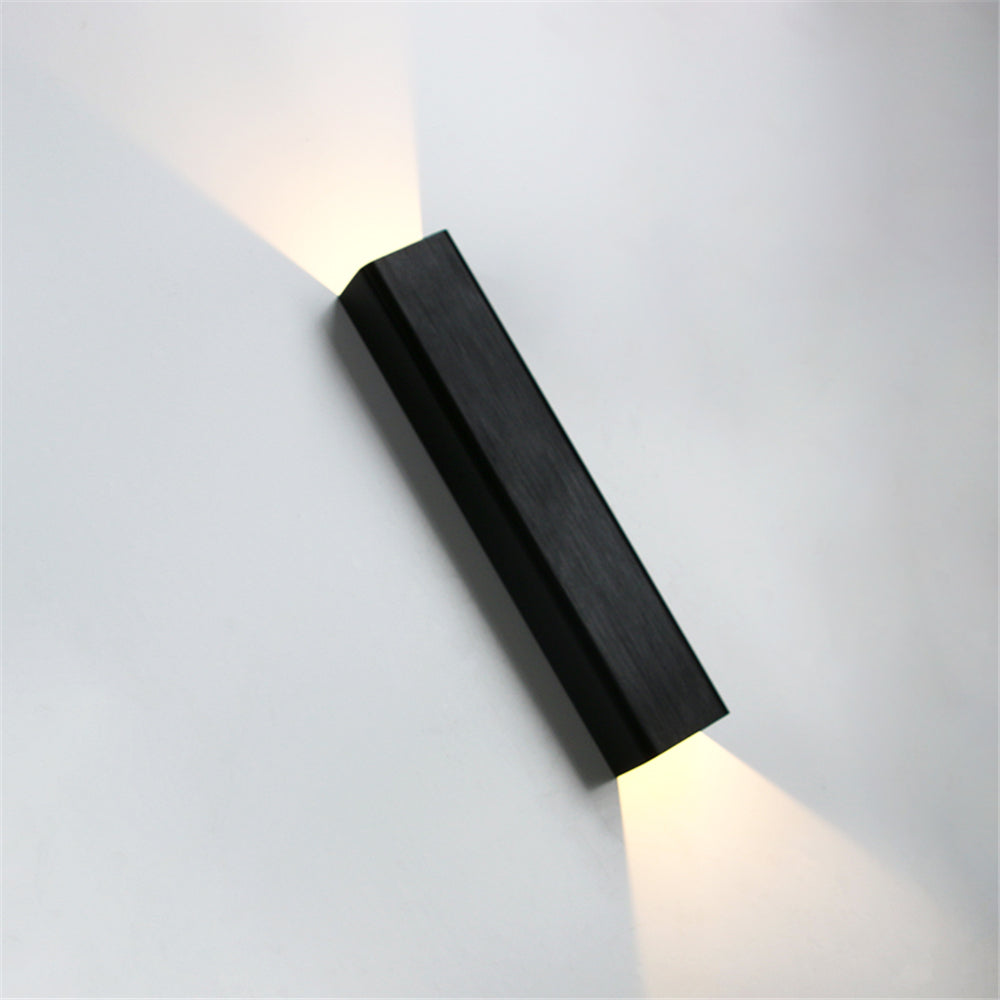 Skanto | BeamLuxe – Slank Ute Lamp for Moderne Rom