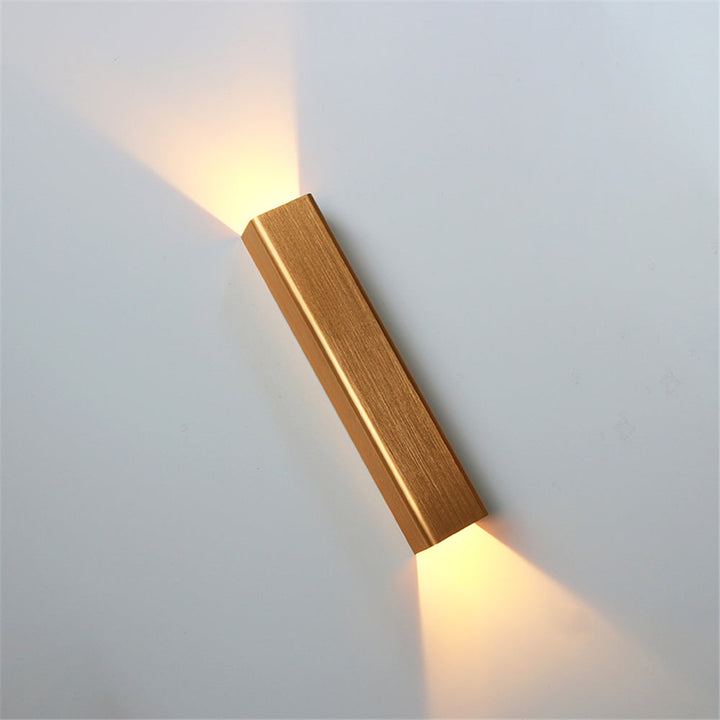Skanto | BeamLuxe – Slank Ute Lamp for Moderne Rom