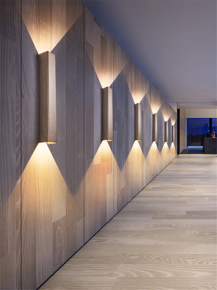 Skanto | BeamLuxe – Slank Ute Lamp for Moderne Rom