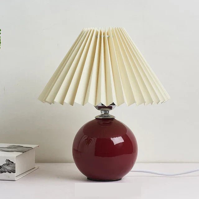 Skanto | Elegant Vintage Bordlampe med Foldbar Lampeskjerm