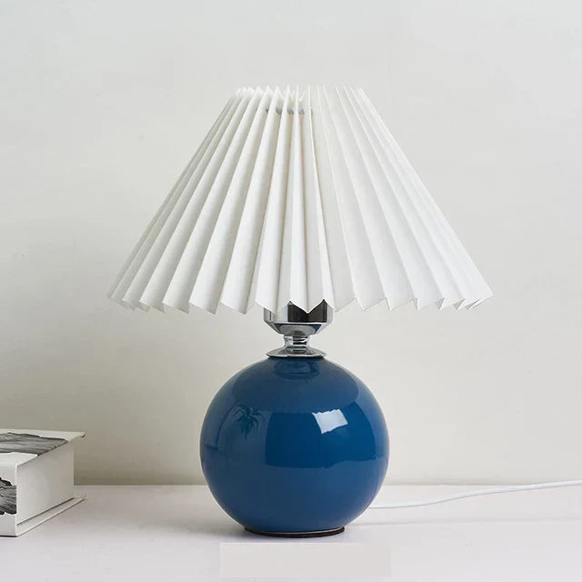 Skanto | Klassisk bordlampe med sammenleggbar lampeskjerm for varmt lys