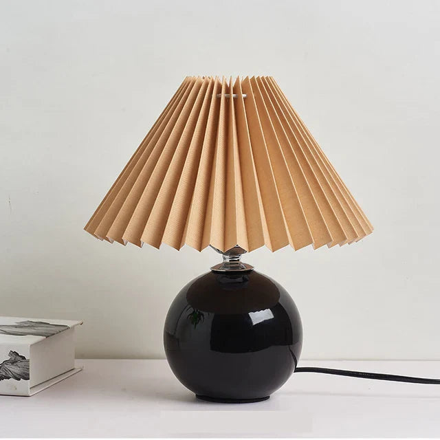 Skanto | Klassisk bordlampe med sammenleggbar lampeskjerm for varmt lys