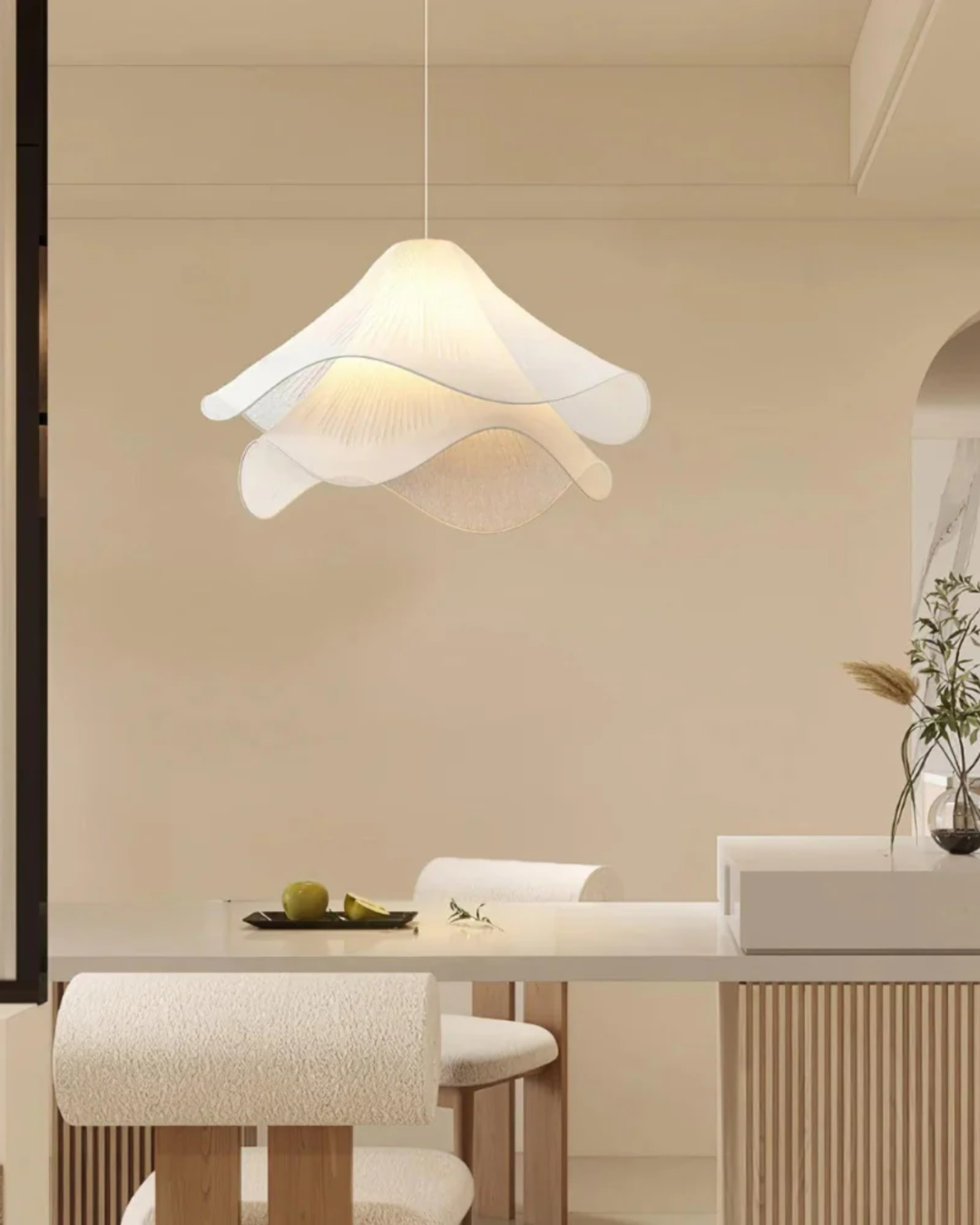 Skanto | Taklampe med blomstermønster og elegant finish