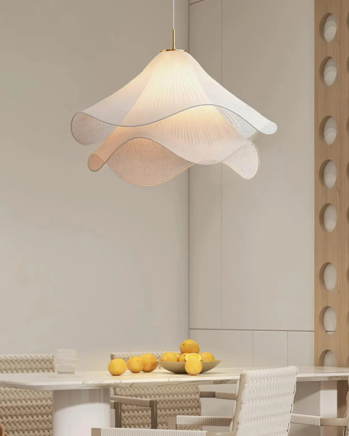 Skanto | Taklampe med blomstermønster og elegant finish
