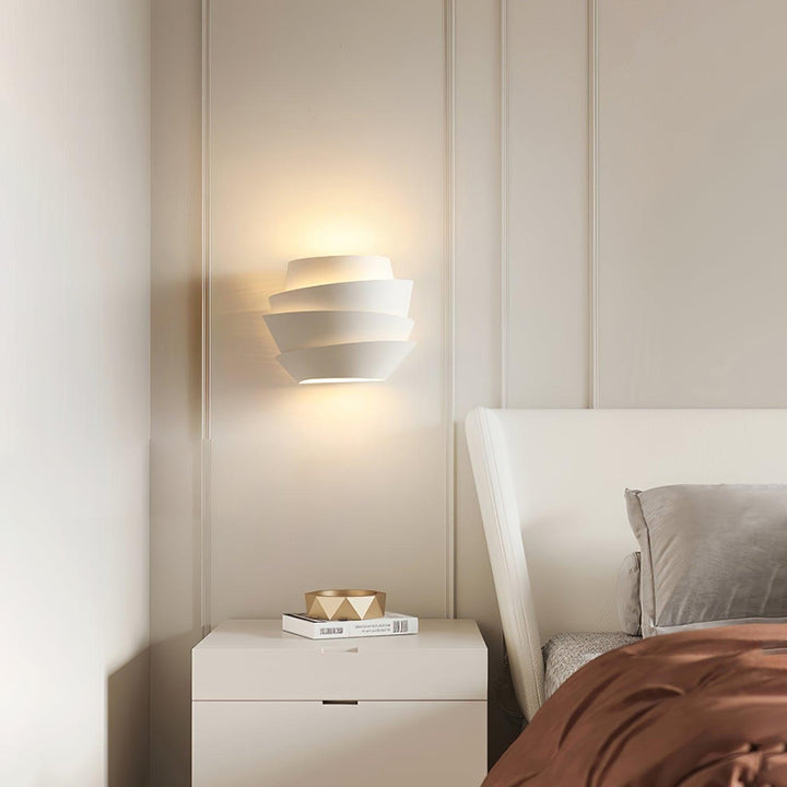 Skanto | SoleilGlow – Fransk sollysinspirert vegglampe for strålende rom