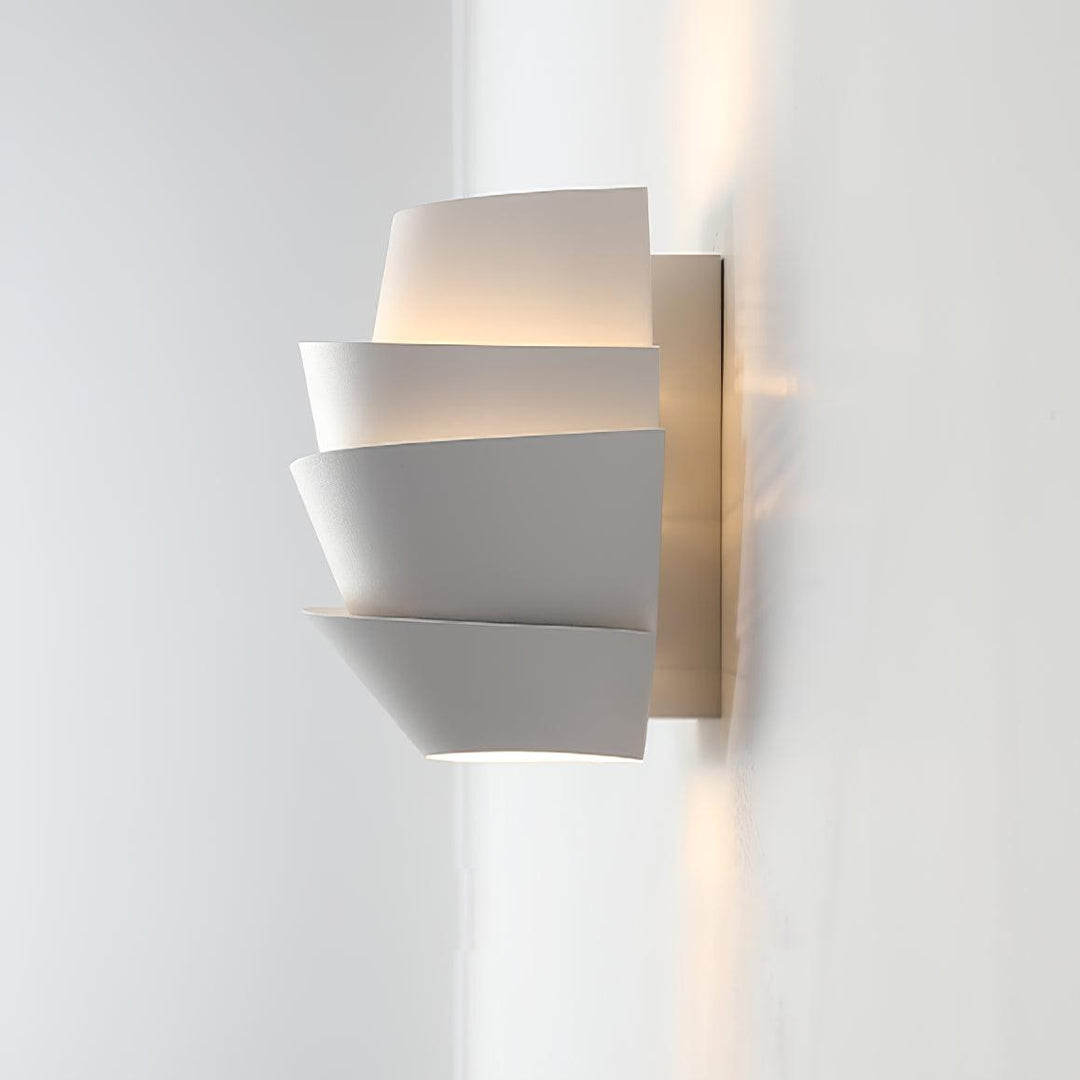Skanto | SoleilGlow – Fransk sollysinspirert vegglampe for strålende rom