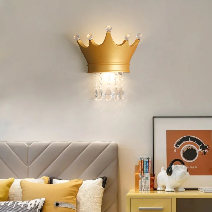 Crown Vegglys med Krystaller – Elegant LED Lampe for Barnerom & Prinsesse Dekor