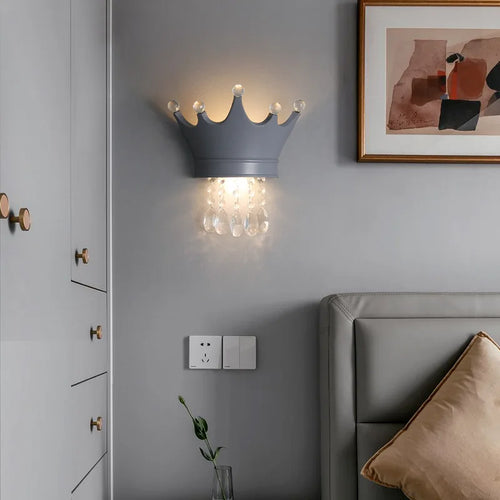 Crown Vegglys med Krystaller – Elegant LED Lampe for Barnerom & Prinsesse Dekor