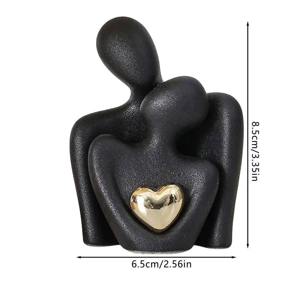 Skanto | Lovers Skulptur Minimalistisk Nordisk Abstrakt Keramisk Figur Kunst Med Gyldent Hjerte Akcent
