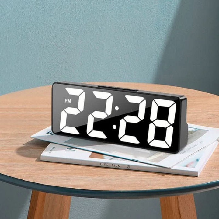 Skanto | LED Digital Vekkerklokke med Temperaturvisning