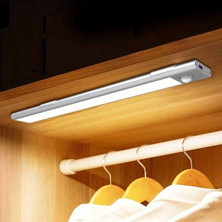Skanto | Lumilux Trådlamp med Sensor og Tre Lysfarger