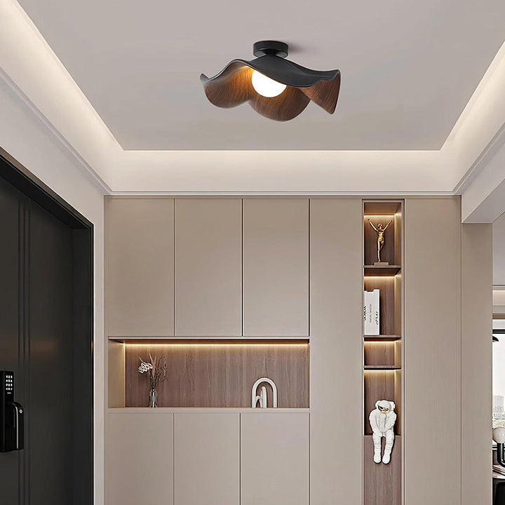 Skanto | Elegant Tre Taklampe med Skandinavisk Inspirasjon